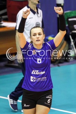  20.12.2017 KRAKOW <br />SIATKOWKA LIGA SIATKOWKI KOBIET LSK 2017/2018 WOMEN VOLLEYBALL POLAND POLISH LEAGUE <br />MECZ TREFL PROXIMA KRAKOW - DEVELOPRES SKYRES RZESZOW <br />N/Z KATARZYNA ZABINSKA RADOSC EMOCJE SYLWETKA <br /> 