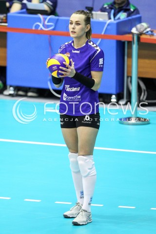  20.12.2017 KRAKOW <br />SIATKOWKA LIGA SIATKOWKI KOBIET LSK 2017/2018 WOMEN VOLLEYBALL POLAND POLISH LEAGUE <br />MECZ TREFL PROXIMA KRAKOW - DEVELOPRES SKYRES RZESZOW <br />N/Z KATARZYNA ZABINSKA SYLWETKA <br /> 