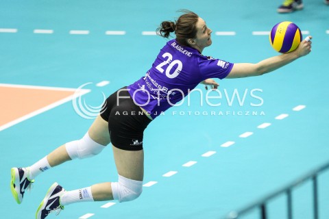  20.12.2017 KRAKOW <br />SIATKOWKA LIGA SIATKOWKI KOBIET LSK 2017/2018 WOMEN VOLLEYBALL POLAND POLISH LEAGUE <br />MECZ TREFL PROXIMA KRAKOW - DEVELOPRES SKYRES RZESZOW <br />N/Z JELENA BLAGOJEVIC OBRONA SYLWETKA <br /> 