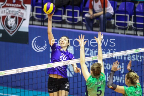  20.12.2017 KRAKOW <br />SIATKOWKA LIGA SIATKOWKI KOBIET LSK 2017/2018 WOMEN VOLLEYBALL POLAND POLISH LEAGUE <br />MECZ TREFL PROXIMA KRAKOW - DEVELOPRES SKYRES RZESZOW <br />N/Z JELENA BLAGOJEVIC <br /> 