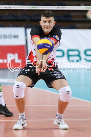  23.12.2017 RZESZOW <br />SIATKOWKA PLUS LIGA 2017/2018 MEN VOLLEYBALL POLAND POLISH PLUSLIGA LEAGUE SEASON 2017/2018 <br />MECZ ASSECO RESOVIA RZESZOW - MKS BEDZIN <br />N/Z MATEUSZ MASLOWSKI SYLWETKA <br /> 
