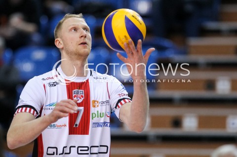  23.12.2017 RZESZOW <br />SIATKOWKA PLUS LIGA 2017/2018 MEN VOLLEYBALL POLAND POLISH PLUSLIGA LEAGUE SEASON 2017/2018 <br />MECZ ASSECO RESOVIA RZESZOW - MKS BEDZIN <br />N/Z JAKUB JAROSZ SYLWETKA <br /> 