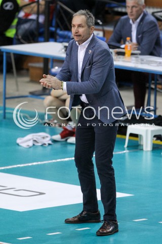  23.12.2017 RZESZOW <br />SIATKOWKA PLUS LIGA 2017/2018 MEN VOLLEYBALL POLAND POLISH PLUSLIGA LEAGUE SEASON 2017/2018 <br />MECZ ASSECO RESOVIA RZESZOW - MKS BEDZIN <br />N/Z ANDRZEJ KOWAL - I TRENER ( HEAD COACH ) SYLWETKA <br /> 