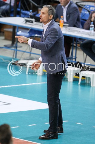  23.12.2017 RZESZOW <br />SIATKOWKA PLUS LIGA 2017/2018 MEN VOLLEYBALL POLAND POLISH PLUSLIGA LEAGUE SEASON 2017/2018 <br />MECZ ASSECO RESOVIA RZESZOW - MKS BEDZIN <br />N/Z ANDRZEJ KOWAL - I TRENER ( HEAD COACH ) SYLWETKA <br /> 