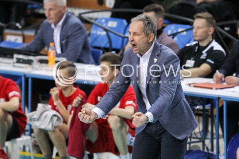  23.12.2017 RZESZOW <br />SIATKOWKA PLUS LIGA 2017/2018 MEN VOLLEYBALL POLAND POLISH PLUSLIGA LEAGUE SEASON 2017/2018 <br />MECZ ASSECO RESOVIA RZESZOW - MKS BEDZIN <br />N/Z ANDRZEJ KOWAL - I TRENER ( HEAD COACH ) SYLWETKA RADOSC EMOCJE <br /> 