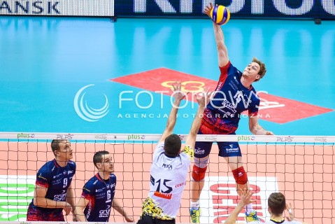  23.12.2017 GDANSK<br />SIATKOWKA - PLUS LIGA SEZON 2017/2018<br />MECZ TREFL GDANSK - ZAKSA KEDZIERZYN KOZLE<br />N/Z LUKASZ WISNIEWSKI BENJAMIN TONIUTTI MATEUSZ MIKA SAM DEROO<br /> 