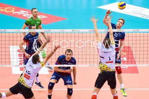  23.12.2017 GDANSK<br />SIATKOWKA - PLUS LIGA SEZON 2017/2018<br />MECZ TREFL GDANSK - ZAKSA KEDZIERZYN KOZLE<br />N/Z MATEUSZ MIKA MATEUSZ BIENIEK PIOTR NOWAKOWSKI SAM DEROO<br /> 