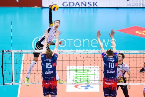  23.12.2017 GDANSK<br />SIATKOWKA - PLUS LIGA SEZON 2017/2018<br />MECZ TREFL GDANSK - ZAKSA KEDZIERZYN KOZLE<br />N/Z DAMIAN SCHULZ SAM DEROO MATEUSZ BIENIEK<br /> 