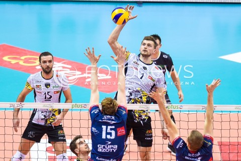  23.12.2017 GDANSK<br />SIATKOWKA - PLUS LIGA SEZON 2017/2018<br />MECZ TREFL GDANSK - ZAKSA KEDZIERZYN KOZLE<br />N/Z MATEUSZ MIKA SAM DEROO PIOTR NOWAKOWSKI<br /> 