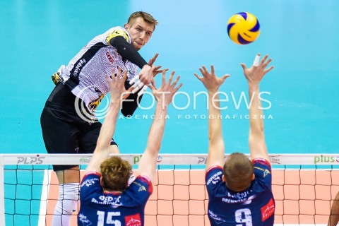  23.12.2017 GDANSK<br />SIATKOWKA - PLUS LIGA SEZON 2017/2018<br />MECZ TREFL GDANSK - ZAKSA KEDZIERZYN KOZLE<br />N/Z DAMIAN SCHULZ<br /> 