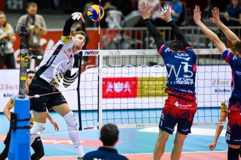  23.12.2017 GDANSK<br />SIATKOWKA - PLUS LIGA SEZON 2017/2018<br />MECZ TREFL GDANSK - ZAKSA KEDZIERZYN KOZLE<br />N/Z DAMIAN SCHULZ RAFAL BUSZEK<br /> 