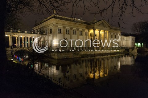  27.12.2017 WARSZAWA<br />WIECZORNY SPACER PO WARSZAWIE<br />N/Z SWIATECZNE OSWIETLENIE PALAC LAZIENKI KROLEWSKIE<br /> 