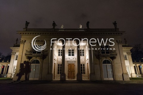  27.12.2017 WARSZAWA<br />WIECZORNY SPACER PO WARSZAWIE<br />N/Z SWIATECZNE OSWIETLENIE PALAC LAZIENKI KROLEWSKIE<br /> 
