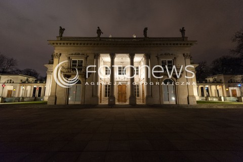  27.12.2017 WARSZAWA<br />WIECZORNY SPACER PO WARSZAWIE<br />N/Z SWIATECZNE OSWIETLENIE PALAC LAZIENKI KROLEWSKIE<br /> 
