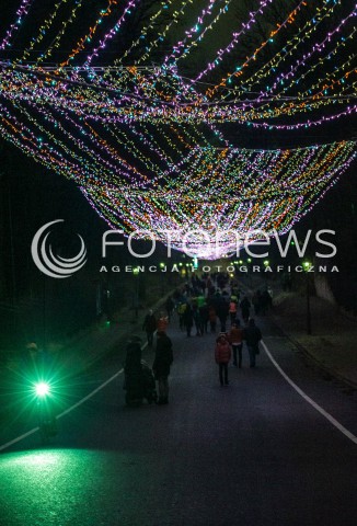  27.12.2017 WARSZAWA<br />WIECZORNY SPACER PO WARSZAWIE<br />N/Z SWIATECZNE OSWIETLENIE<br /> 