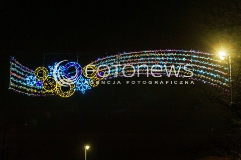  27.12.2017 WARSZAWA<br />WIECZORNY SPACER PO WARSZAWIE<br />N/Z SWIATECZNE OSWIETLENIE<br /> 