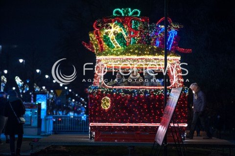  27.12.2017 WARSZAWA<br />WIECZORNY SPACER PO WARSZAWIE<br />N/Z SWIATECZNE OSWIETLENIE<br /> 