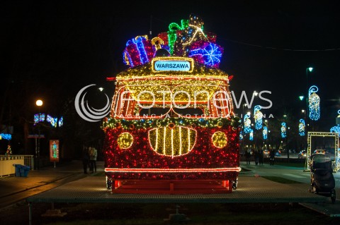  27.12.2017 WARSZAWA<br />WIECZORNY SPACER PO WARSZAWIE<br />N/Z SWIATECZNE OSWIETLENIE<br /> 