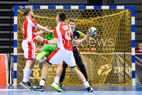  29.12.2017 GDANSK<br />PILKA RECZNA - TURNIEJ MIEDZYNARODOWY 4 NATIONS CUP<br />MECZ POLSKA - BIALORUS<br />N/Z PIOTR WYSZOMIRSKI<br /> 