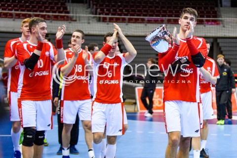  29.12.2017 GDANSK<br />PILKA RECZNA - TURNIEJ MIEDZYNARODOWY 4 NATIONS CUP<br />MECZ POLSKA - BIALORUS<br />N/Z PATRYK WALCZAK PAWEL GENDA PRZEMYSLAW KRAJEWSKI PIOTR CHRAPKOWSKI<br /> 