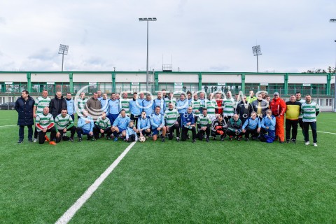  01.01.2018 GDANSK <br />PILKA NOZNA - MECZ NOWOROCZNY<br />MECZ OLDBOJE LECHII GDANSK - SAMORZADOWCY POMORZA<br />N/Z UCZESTNICY MECZU NOWOROCZNEGO WSROD NICH ADAM KOROL<br /> 