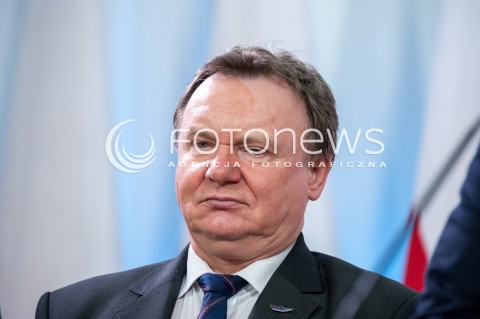  05.01.2018 WARSZAWA<br />KONFERENCJA W MINISTERSTWIE INFRASTRUKTURY I BUDOWNICTWA W SPRAWIE PRZEKAZANIA PRZEZ PKP SA GRUNTOW POD BUDOWE MIESZKAN Z PROGRAMU MIESZKANIE PLUS ORAZ PODPISANIE UMOWY NA SYSTEM ERTMS NA LINII E20 KUNOWICE - TERESPOL <br />N/Z IRENEUSZ MERCHEL<br /> 