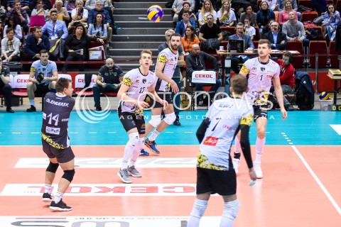  05.01.2018 GDANSK<br />SIATKOWKA - PLUS LIGA SEZON 2017/2018<br />MECZ TREFL GDANSK - PGE SKRA BELCHATOW<br />N/Z MACIEJ OLENDEREK ARTUR SZALPUK MATEUSZ MIKA PIOTR NOWAKOWSKI<br /> 