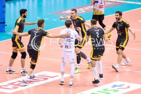  05.01.2018 GDANSK<br />SIATKOWKA - PLUS LIGA SEZON 2017/2018<br />MECZ TREFL GDANSK - PGE SKRA BELCHATOW<br />N/Z BARTLOMIEJ BEDNORZ KACPER PIECHOCKI PATRYK CZARNOWSKI MARIUSZ WLAZLY GRZEGORZ LOMACZ RADOSC<br /> 