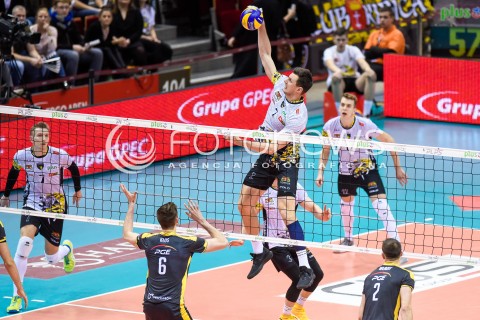  05.01.2018 GDANSK<br />SIATKOWKA - PLUS LIGA SEZON 2017/2018<br />MECZ TREFL GDANSK - PGE SKRA BELCHATOW<br />N/Z DAMIAN SCHULZ WOJCIECH GRZYB ARTUR SZALPUK<br /> 