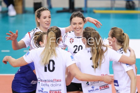  06.01.2018 RZESZOW <br />SIATKOWKA LIGA SIATKOWKI KOBIET LSK 2017/2018 WOMEN VOLLEYBALL POLAND POLISH LEAGUE <br />MECZ DEVELOPRES SKYRES RZESZOW - POLSKI CUKIER MUSZYNIANKA MUSZYNA <br />N/Z JELENA BLAGOJEVIC HELENE ROUSSEAUX RADOSC EMOCJE <br /> 