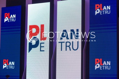  08.01.2018 WARSZAWA<br />KONFERENCJA RYSZARDA PETRU PODCZAS KTOREJ POINFORMOWAL O ZALOZENIU NOWEGO STOWARZYSZENIA PLAN PETRU<br />N/Z NAPIS LOGO PLAN PETRU<br /> 