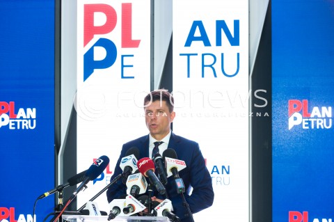  08.01.2018 WARSZAWA<br />KONFERENCJA RYSZARDA PETRU PODCZAS KTOREJ POINFORMOWAL O ZALOZENIU NOWEGO STOWARZYSZENIA PLAN PETRU<br />N/Z RYSZARD PETRU<br /> 