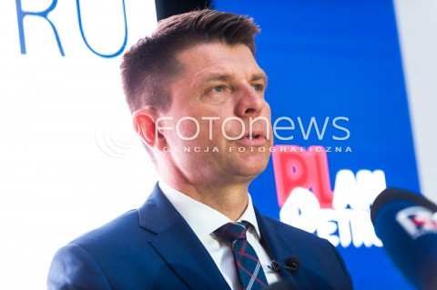  08.01.2018 WARSZAWA<br />KONFERENCJA RYSZARDA PETRU PODCZAS KTOREJ POINFORMOWAL O ZALOZENIU NOWEGO STOWARZYSZENIA PLAN PETRU<br />N/Z RYSZARD PETRU<br /> 
