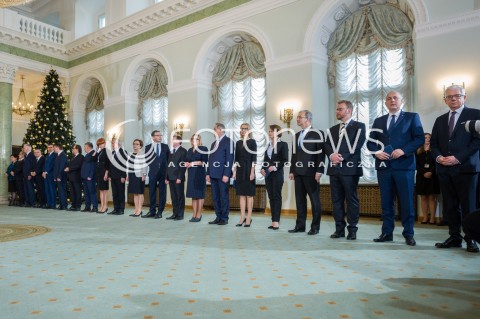  09.01.2018 WARSZAWA <br />ZAPRZYSIEZENIE NOWYCH CZLONKOW RADY MINISTROW PRZEZ PREZYDENTA RP <br />N/Z NOWI MINISTROWIE TERESA CZERWINSKA ( MINISTER FINANSOW ) JADWIGA EMILEWICZ ( MINISTER PRZEDSIEBIORCZOSCI I TECHNOLOGII ) JERZY KWIECINSKI ( MINISTER INWESTYCJI I ROZWOJU ) HENRYK KOWALCZYK ( MINISTER SRODOWISKA ) <br /> 