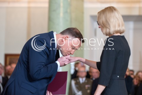  09.01.2018 WARSZAWA <br />ZAPRZYSIEZENIE NOWYCH CZLONKOW RADY MINISTROW PRZEZ PREZYDENTA RP <br />N/Z PREZYDENT RP ANDRZEJ DUDA TERESA CZERWINSKA ( MINISTER FINANSOW ) <br /> 