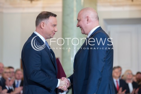  09.01.2018 WARSZAWA <br />ZAPRZYSIEZENIE NOWYCH CZLONKOW RADY MINISTROW PRZEZ PREZYDENTA RP <br />N/Z PREZYDENT RP ANDRZEJ DUDA JOACHIM BRUDZINSKI ( MINISTER SPRAW WEWNETRZNYCH I ADMINISTRACJI MSWIA ) <br /> 