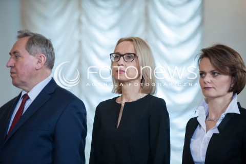  09.01.2018 WARSZAWA <br />ZAPRZYSIEZENIE NOWYCH CZLONKOW RADY MINISTROW PRZEZ PREZYDENTA RP <br />N/Z TERESA CZERWINSKA ( MINISTER FINANSOW ) JADWIGA EMILEWICZ ( MINISTER PRZEDSIEBIORCZOSCI I TECHNOLOGII ) HENRYK KOWALCZYK ( MINISTER SRODOWISKA ) <br /> 