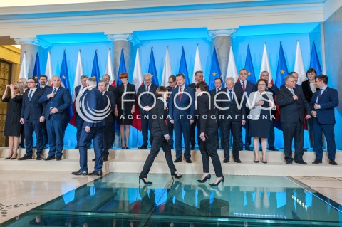  09.01.2018 WARSZAWA<br />POSIEDZENIE RADY MINISTROW<br />N/Z RADA MINISTROW RZAD MATEUSZA MORAWIECKIEGO ZDJECIE GRUPOWE GROUP PHOTO FAMILY PHOTO GRUPOWKA POWITANIE MINISTROWIE<br /> 