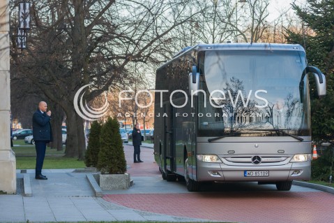  09.01.2018 WARSZAWA<br />POSIEDZENIE RADY MINISTROW<br />PRZYJAZD MINISTROW DO KPRM<br />N/Z AUTOBUS AUTOKAR BOR KTORYM PRZYJECHALI MINISTROWIE<br /> 