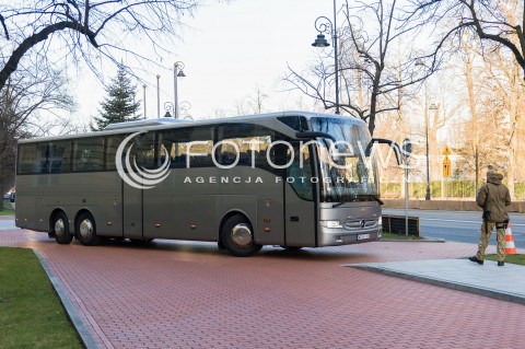  09.01.2018 WARSZAWA<br />POSIEDZENIE RADY MINISTROW<br />PRZYJAZD MINISTROW DO KPRM<br />N/Z AUTOBUS AUTOKAR BOR KTORYM PRZYJECHALI MINISTROWIE<br /> 