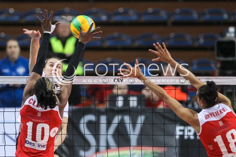  11.01.2018 RZESZOW POLAND<br />SIATKOWKA LIGA MISTRZYN <br />2018 CEV VOLLEYBALL CHAMPIONS LEAGUE - WOMEN <br />MECZ DEVELOPRES SKYRES RZESZOW - CSM VOLEI ALBA BLAJ <br />N/Z ADELA HELIC <br /> 
