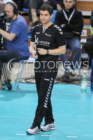  11.01.2018 RZESZOW POLAND<br />SIATKOWKA LIGA MISTRZYN <br />2018 CEV VOLLEYBALL CHAMPIONS LEAGUE - WOMEN <br />MECZ DEVELOPRES SKYRES RZESZOW - CSM VOLEI ALBA BLAJ <br />N/Z LORENZO MICELLI - I TRENER ( HEAD COACH ) SYLWETKA <br /> 