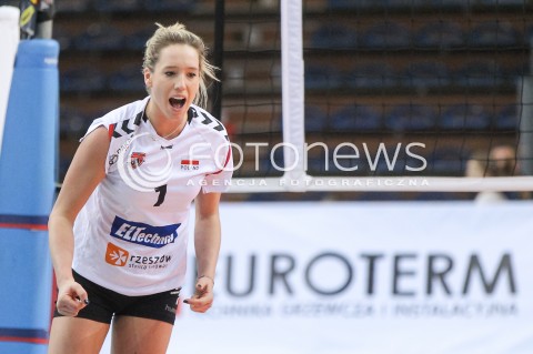  11.01.2018 RZESZOW POLAND<br />SIATKOWKA LIGA MISTRZYN <br />2018 CEV VOLLEYBALL CHAMPIONS LEAGUE - WOMEN <br />MECZ DEVELOPRES SKYRES RZESZOW - CSM VOLEI ALBA BLAJ <br />N/Z HELENE ROUSSEAUX RADOSC EMOCJE SYLWETKA <br /> 