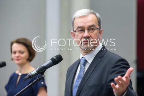  18.01.2018 WARSZAWA<br />KONFERENCJA PRASOWA MINISTER PRZEDSIEBIORCZOSCI I TECHNOLOGII JADWIGI EMILEWICZ ORAZ MINISTRA INWESTYCJI I ROZWOJU JERZEGO KWIECINSKIEGO<br />KONFERENCJA POSWIECONA PREZENTACJI ZADAN NOWO POWSTALYCH RESORTOW.<br />N/Z JADWIGA EMILEWICZ JERZY KWIECINSKI<br /> 