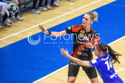  24.01.2017 GDYNIA<br />PGNIG SUPERLIGA KOBIET W PILCE RECZNEJ<br />SEZON 2017/2018<br />MECZ GTPR GDYNIA - METRACO ZAGLEBIE LUBIN<br />N/Z KLAUDIA PIELESZ<br /> 