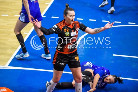  24.01.2017 GDYNIA<br />PGNIG SUPERLIGA KOBIET W PILCE RECZNEJ<br />SEZON 2017/2018<br />MECZ GTPR GDYNIA - METRACO ZAGLEBIE LUBIN<br />N/Z JOVANA MILOJEVIC PATRICIA MATIELI MACHADO<br /> 