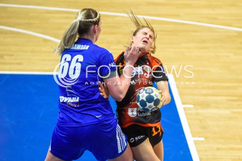  24.01.2017 GDYNIA<br />PGNIG SUPERLIGA KOBIET W PILCE RECZNEJ<br />SEZON 2017/2018<br />MECZ GTPR GDYNIA - METRACO ZAGLEBIE LUBIN<br />N/Z JOANNA SZARAWAGA MALGORZATA BUKLAREWICZ<br /> 