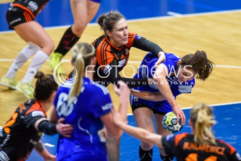  24.01.2017 GDYNIA<br />PGNIG SUPERLIGA KOBIET W PILCE RECZNEJ<br />SEZON 2017/2018<br />MECZ GTPR GDYNIA - METRACO ZAGLEBIE LUBIN<br />N/Z ALINA WOJTAS JOANNA KOZLOWSKA<br /> 