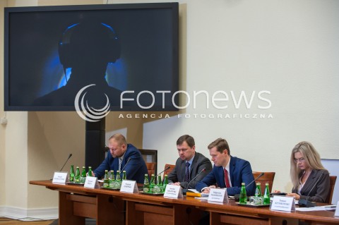  25.01.2018 WARSZAWA SEJM<br />POSIEDZENIE SEJMU <br />N/Z MALGORZATA WASSERMANN JAROSLAW KRAJEWSKI WOJCIECH ZUBOWSKI WITOLD ZEMBACZYNSKI KOMISJA AMBER GOLD SWIADEK FUNKCJONARIUSZ CBA PRZESLUCHANIE<br /> 