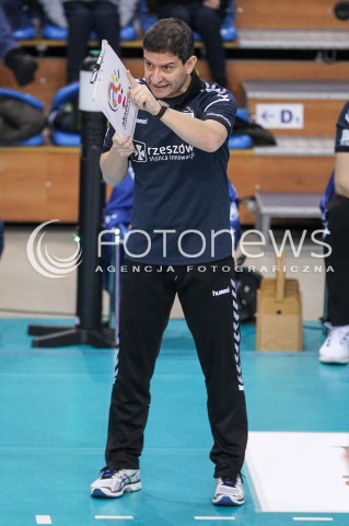  28.01.2018 RZESZOW <br />SIATKOWKA LIGA SIATKOWKI KOBIET LSK 2017/2018 WOMEN VOLLEYBALL POLAND POLISH LEAGUE <br />MECZ DEVELOPRES SKYRES RZESZOW - LEGIONOVIA LEGIONOWO <br />N/Z LORENZO MICELLI - I TRENER ( HEAD COACH ) SYLWETKA <br /> 